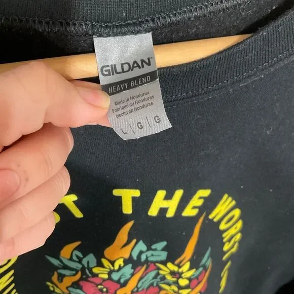 Black crewneck graphic sweater “you bring the worst out of me” size large - Picture 3 of 7